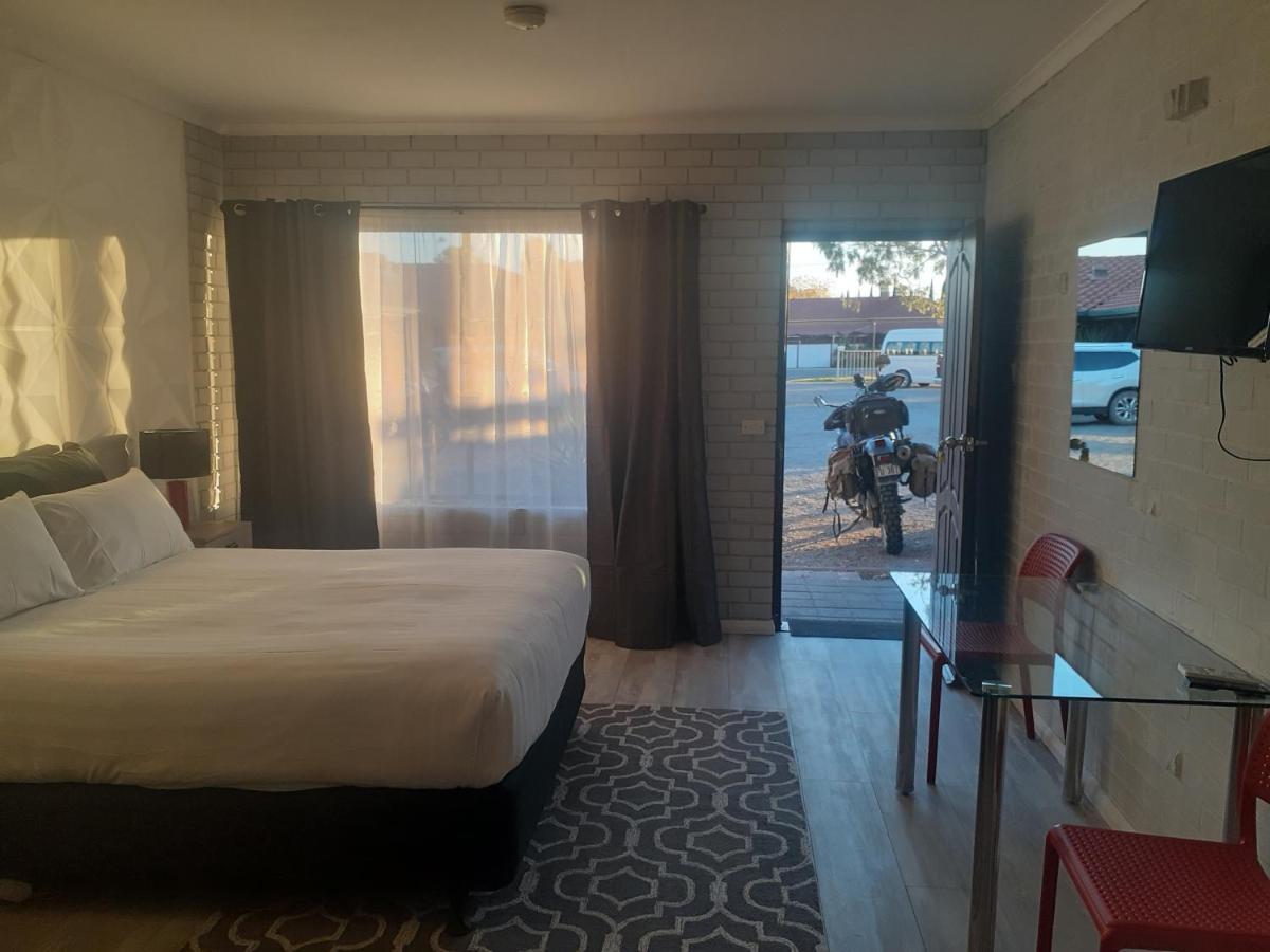 Wentworth Club Motel Dış mekan fotoğraf
